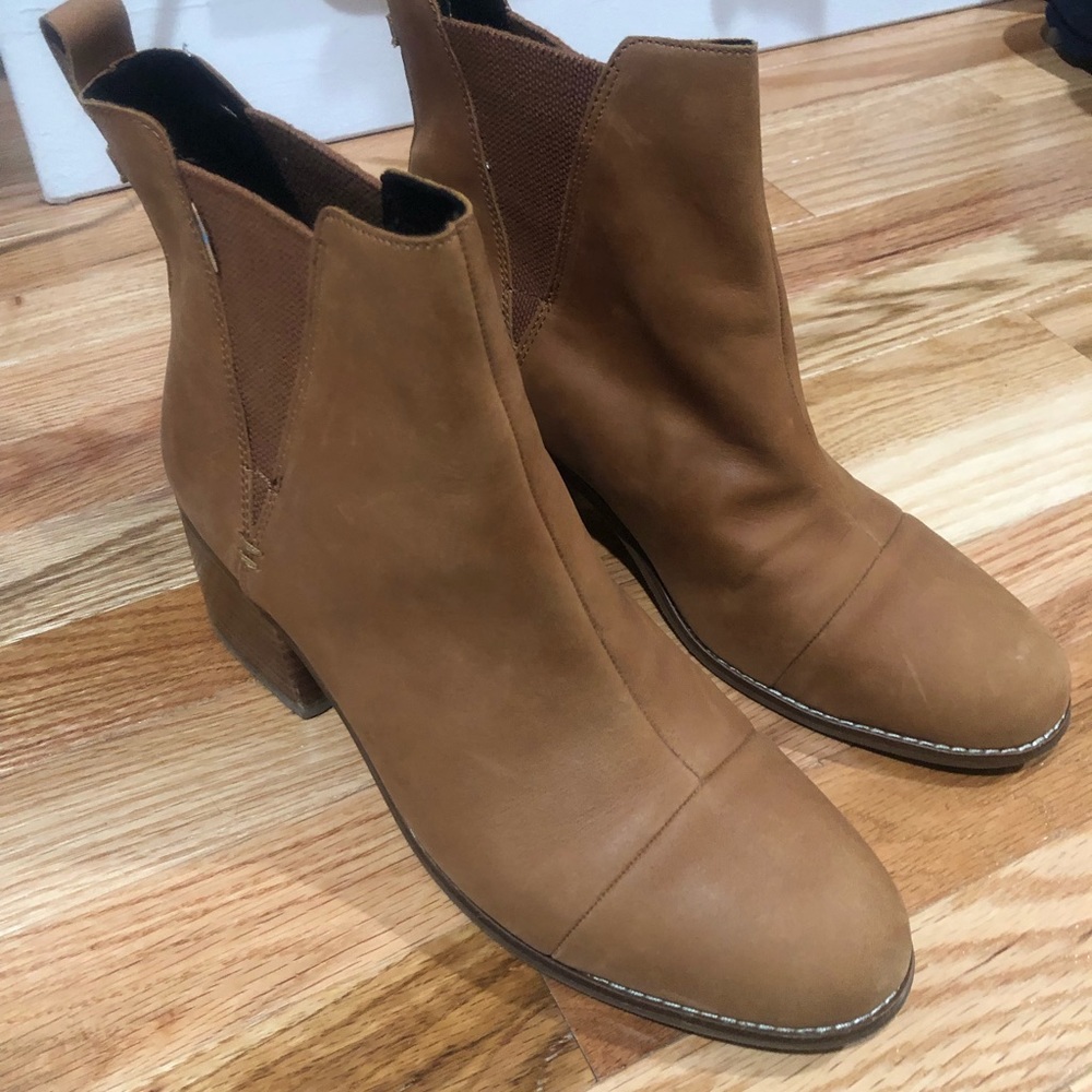 NEW not in box TOMS tan leather Esme boots size 11 wide